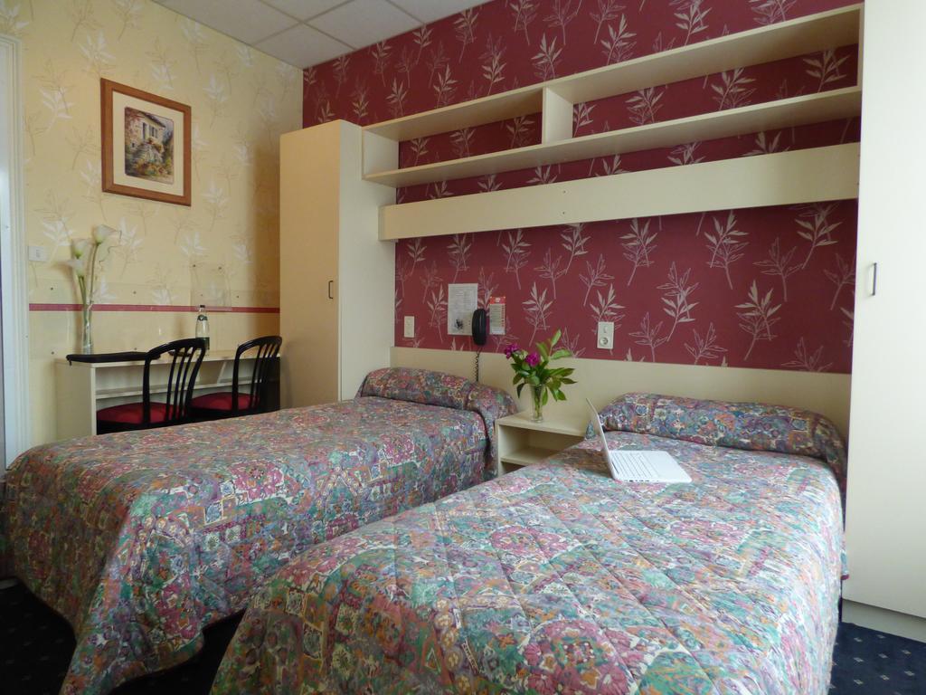 Hotel Saint Jean Vals-les-Bains Esterno foto