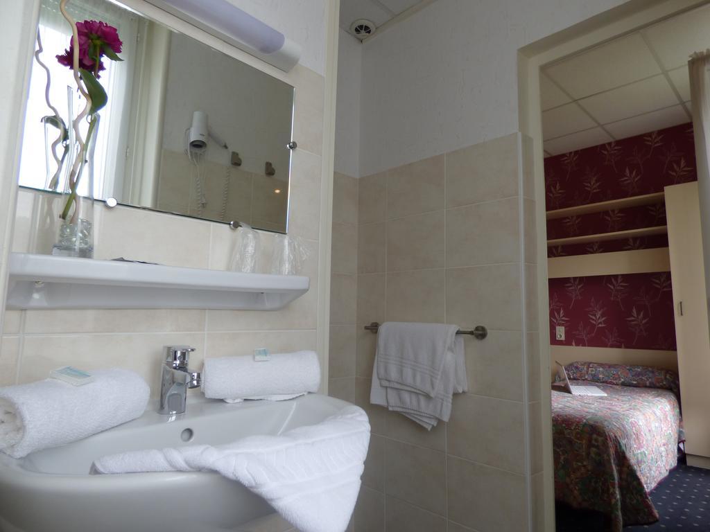 Hotel Saint Jean Vals-les-Bains Esterno foto