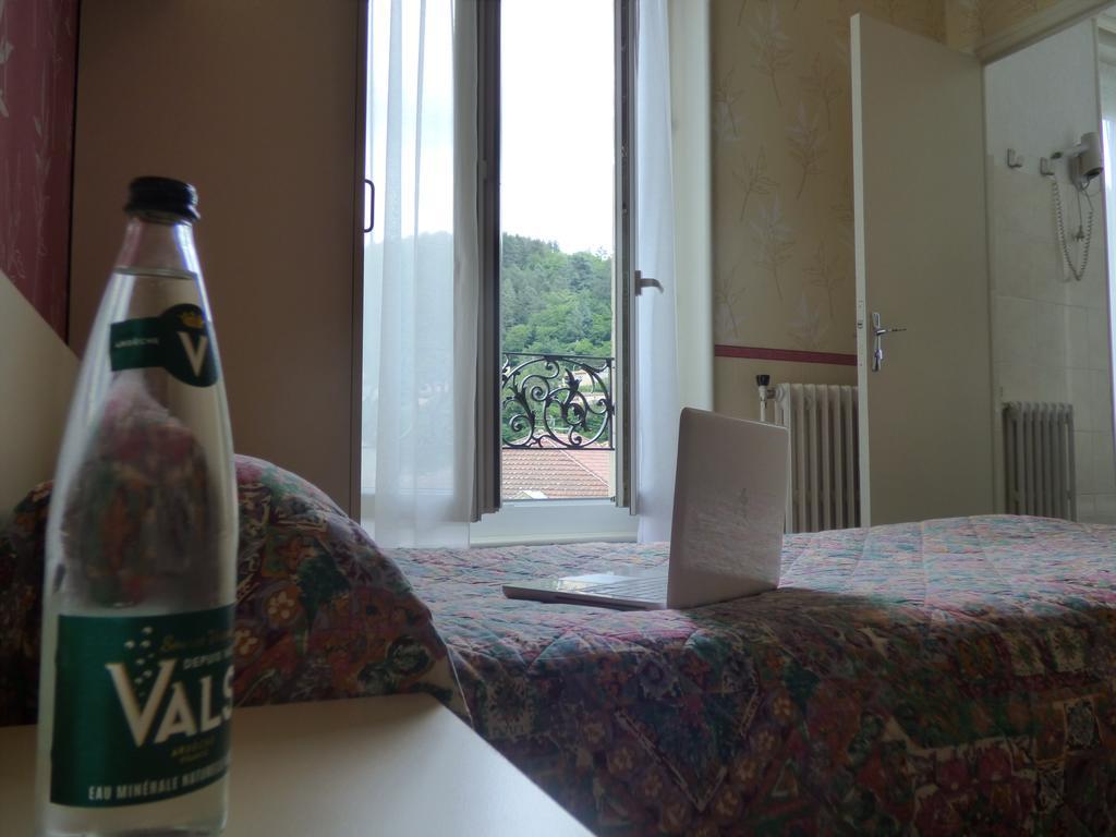 Hotel Saint Jean Vals-les-Bains Esterno foto