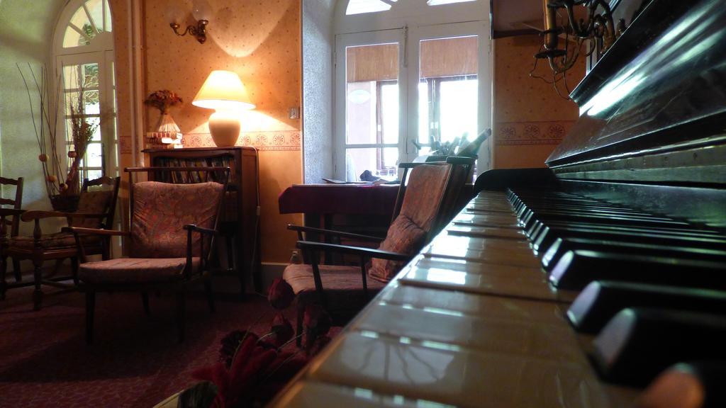 Hotel Saint Jean Vals-les-Bains Esterno foto