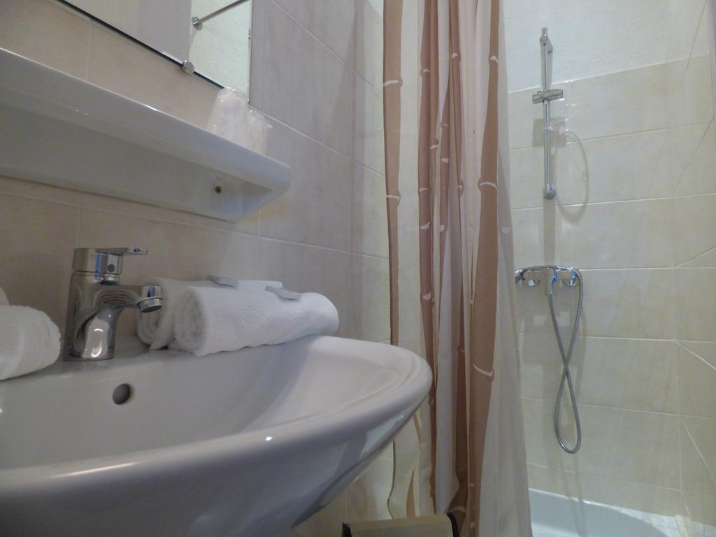 Hotel Saint Jean Vals-les-Bains Camera foto