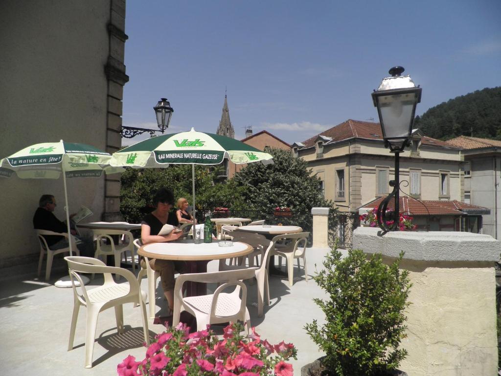 Hotel Saint Jean Vals-les-Bains Esterno foto