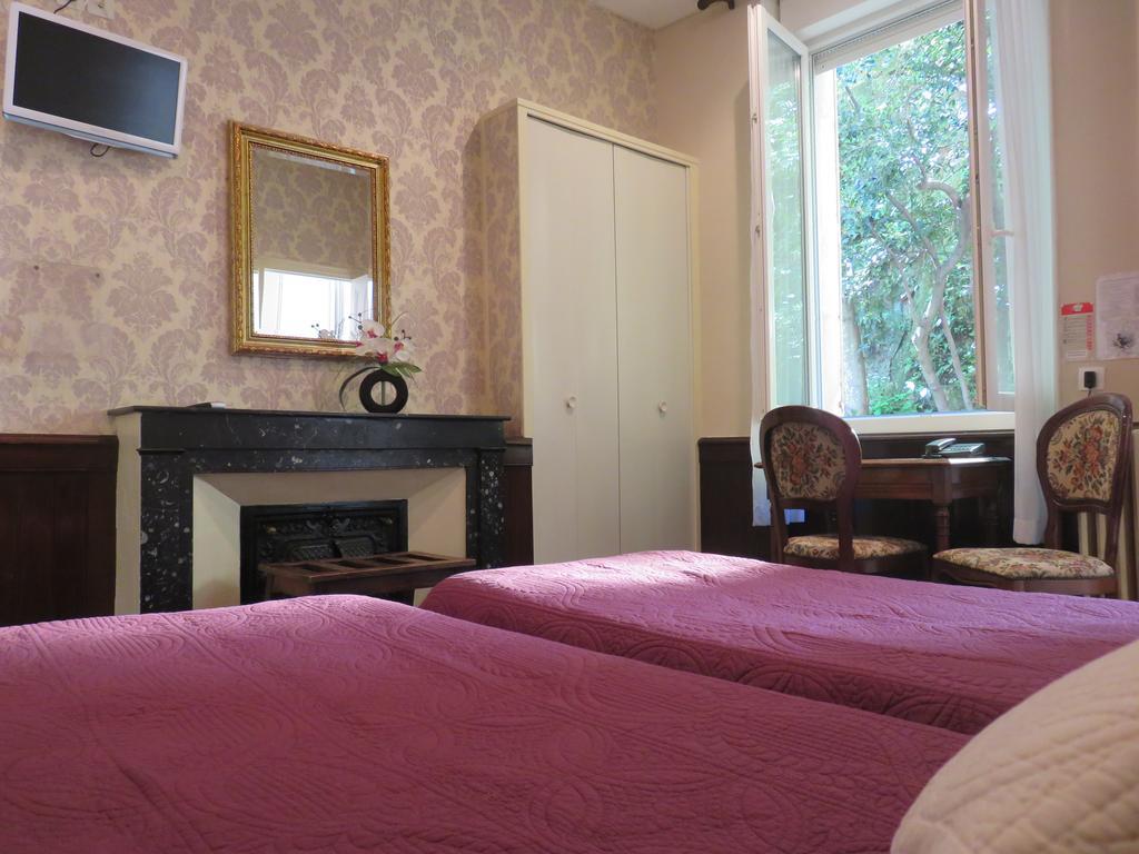 Hotel Saint Jean Vals-les-Bains Esterno foto