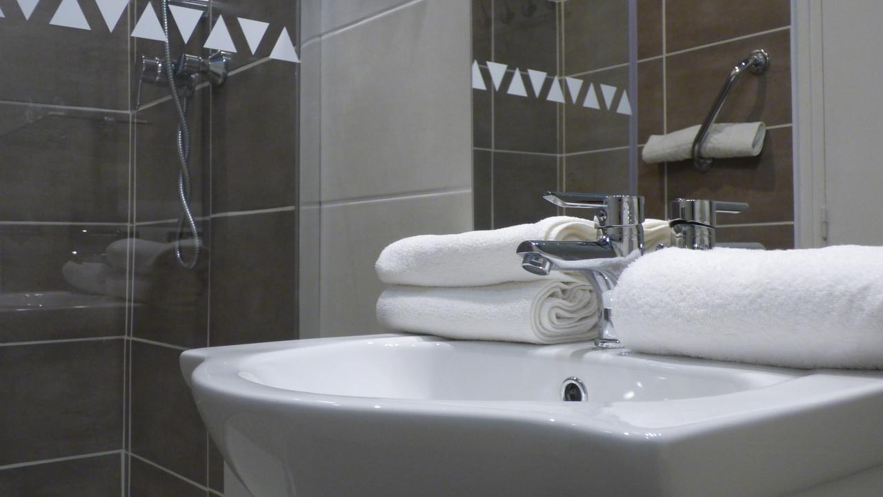 Hotel Saint Jean Vals-les-Bains Esterno foto